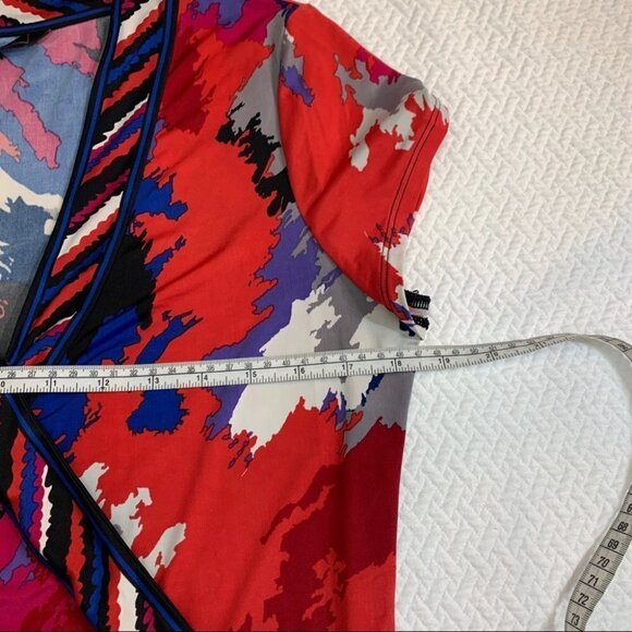 BCBGMAXAZRIA Colourful Faux Wrap Short Sleeve Top Size M - Picture 7 of 8